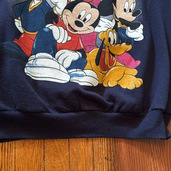 90’s Disney Vintage Crewneck Sweater - Picture 7 of 8